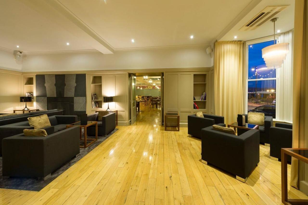 Claremont Hotel Douglas Bagian luar foto